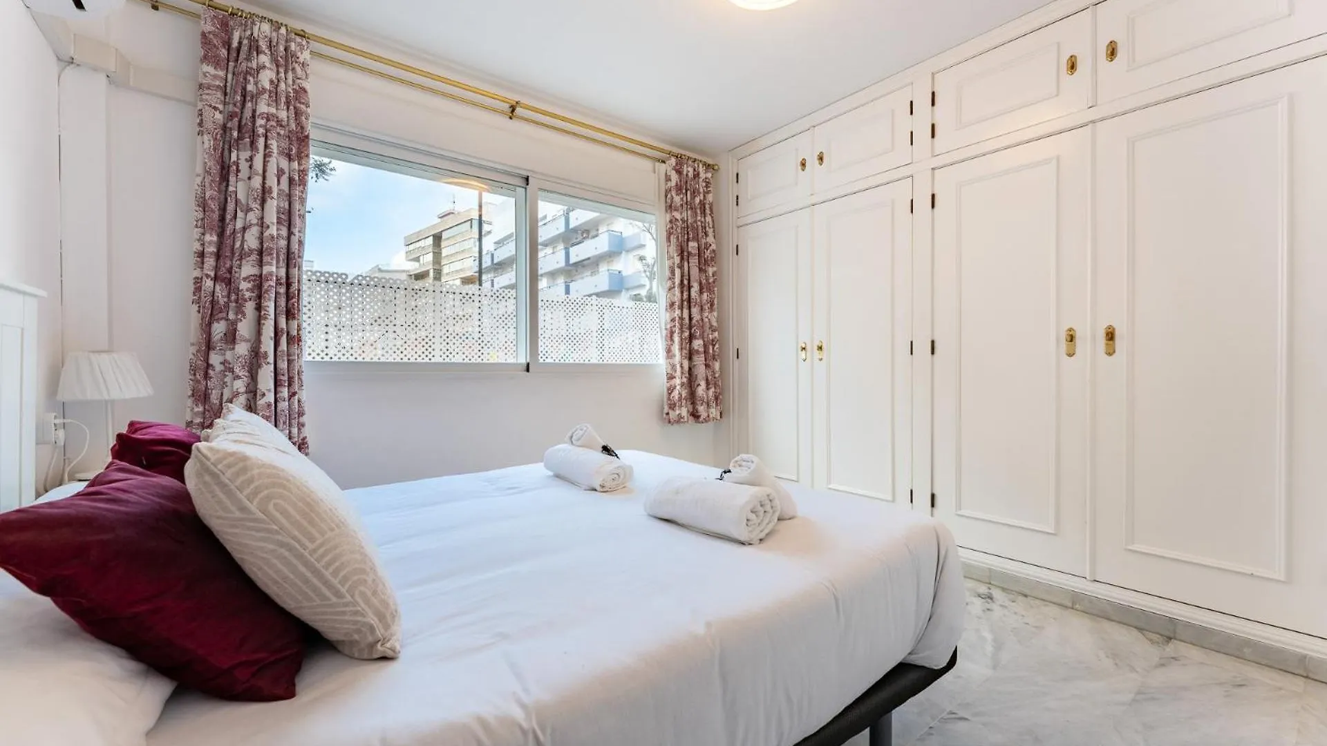 Malagasuite Terrace&Parking Stay Fuengirola