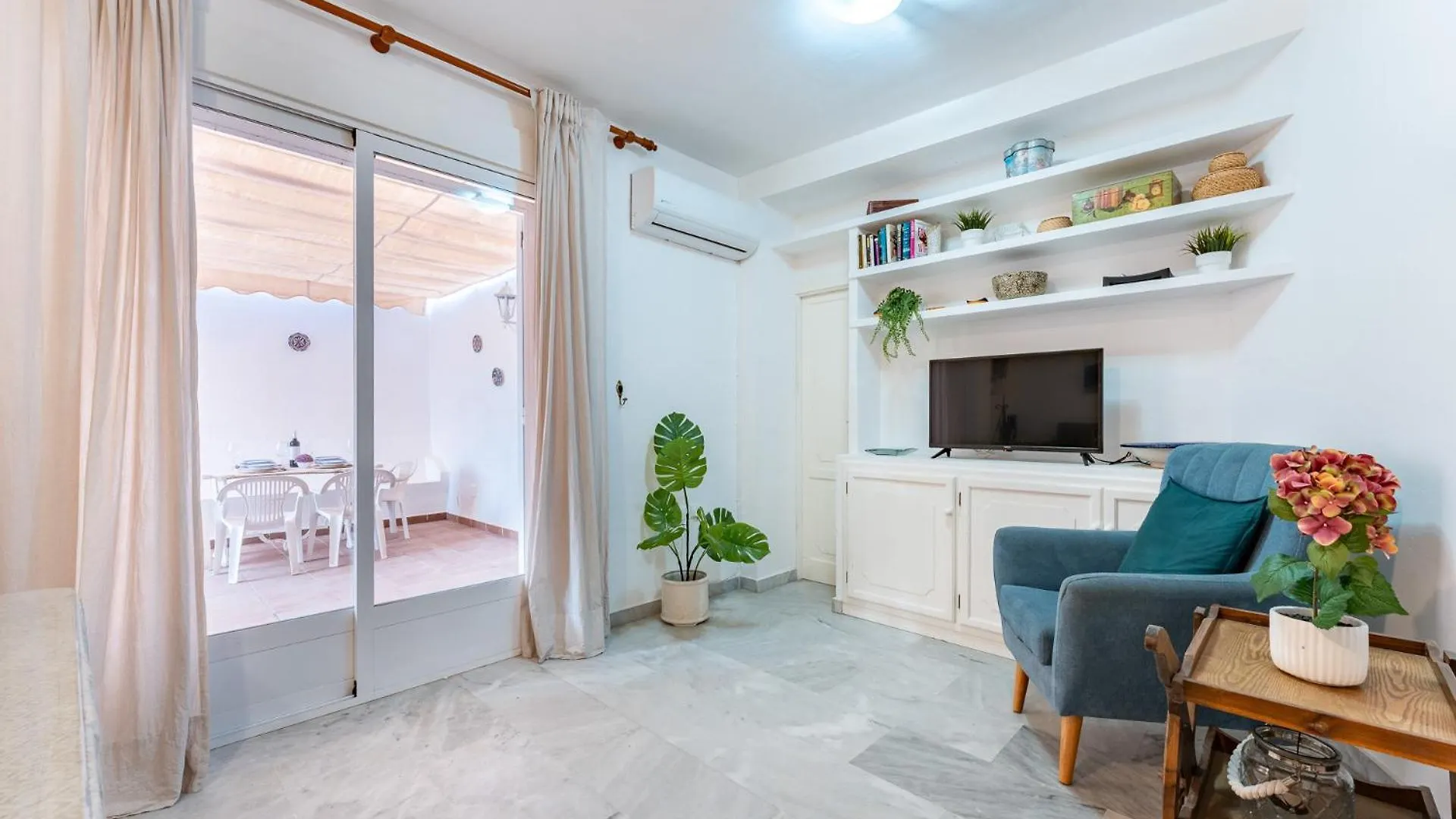Malagasuite Terrace&Parking Stay Fuengirola